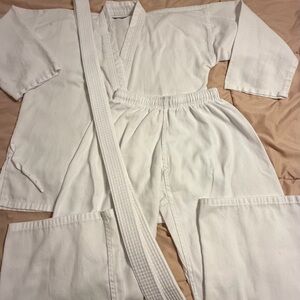 White Gi Jujitsu Martial Arts big Kids Youth 2 with Belt